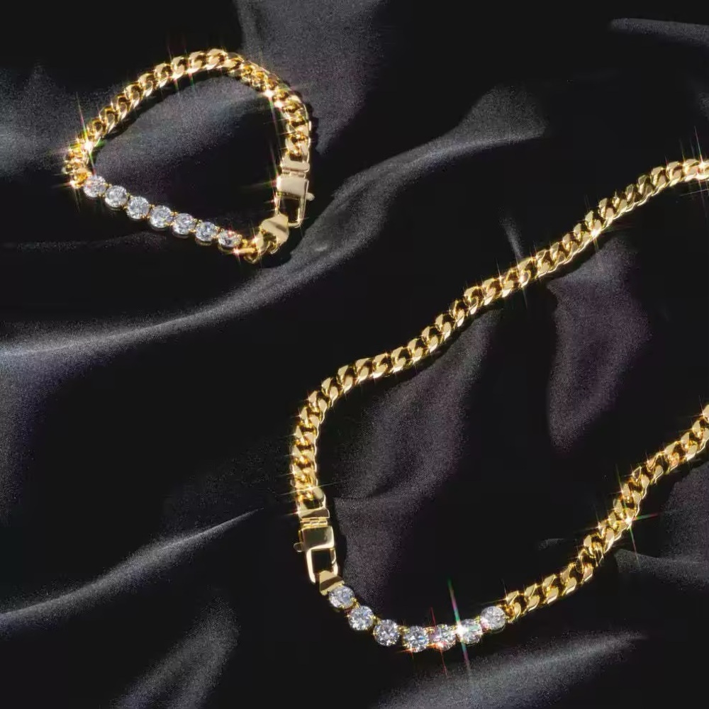 💜Elegant Gold and simulated diamonds necklace Set
